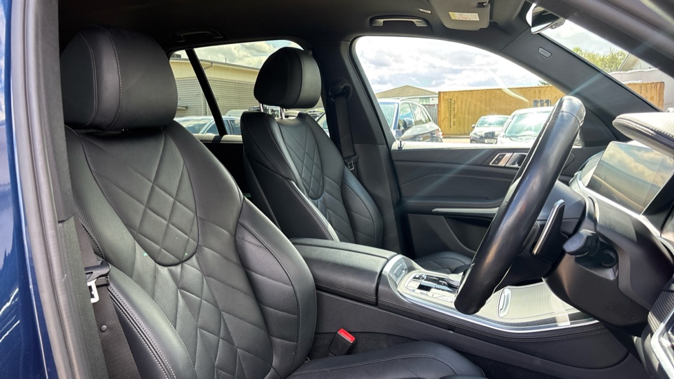BMW X5 xDrive30d MHT M Sport 5dr Auto Diesel Estate - Image 11