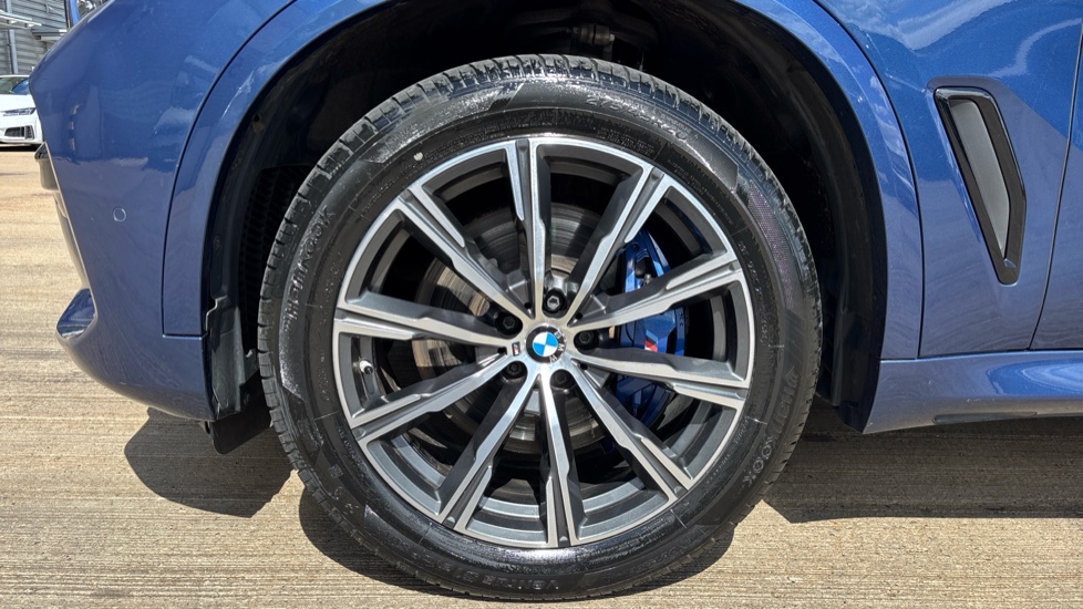 BMW X5 xDrive30d MHT M Sport 5dr Auto Diesel Estate - Image 34