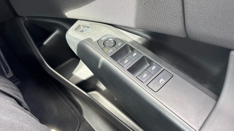 BMW X3 20 xDrive M Sport 5dr Step Auto Petrol Estate - Image 27