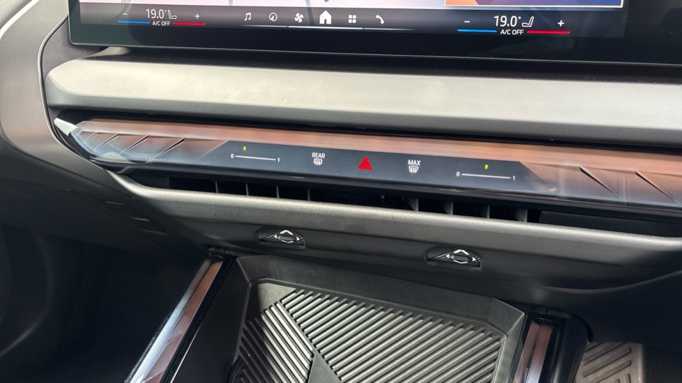 BMW X3 20 xDrive M Sport 5dr Step Auto Petrol Estate - Image 36