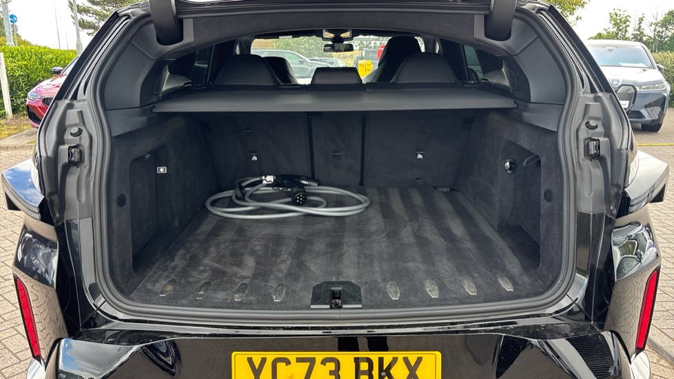 BMW XM 5dr Auto Estate - Image 13