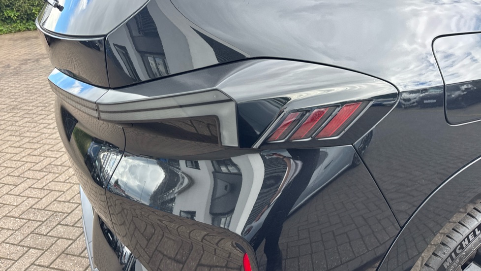BMW XM 5dr Auto Estate - Image 22