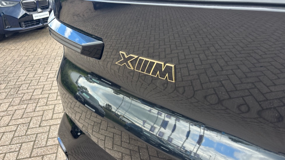 BMW XM 5dr Auto Estate - Image 27