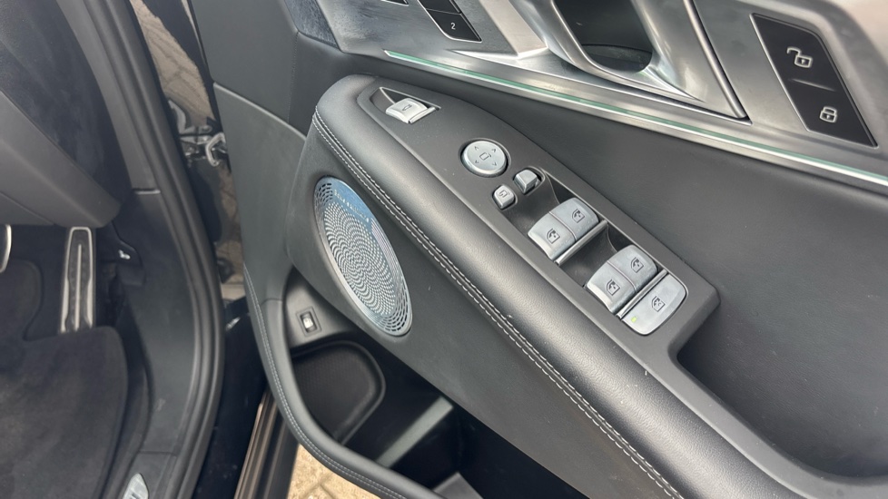 BMW XM 5dr Auto Estate - Image 35