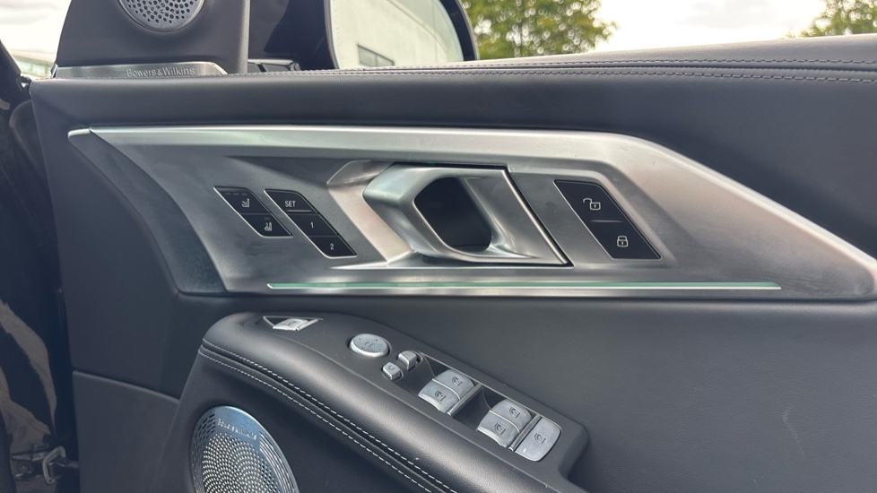 BMW XM 5dr Auto Estate - Image 36