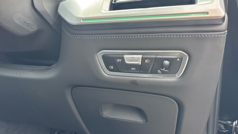 BMW XM 5dr Auto Estate - Image 37