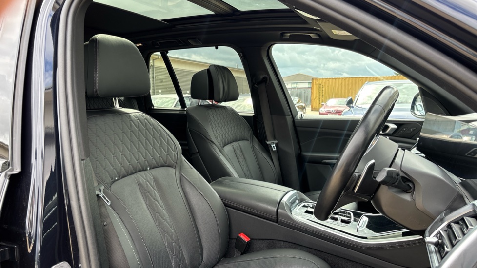 BMW X5 xDrive50e M Sport 5dr Auto Estate - Image 11