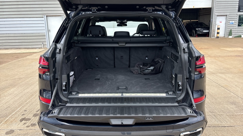 BMW X5 xDrive50e M Sport 5dr Auto Estate - Image 13