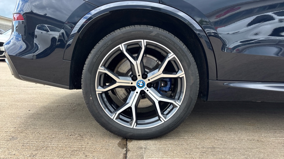 BMW X5 xDrive50e M Sport 5dr Auto Estate - Image 24