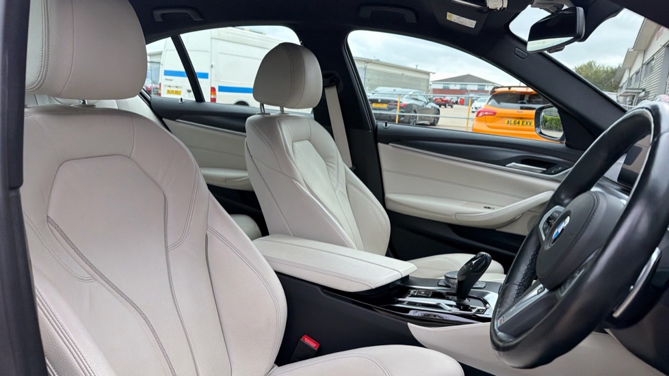 BMW 5 Series 520d xDrive MHT M Sport 4dr Step Auto Diesel Saloon - Image 11