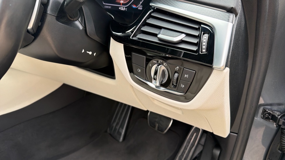 BMW 5 Series 520d xDrive MHT M Sport 4dr Step Auto Diesel Saloon - Image 37