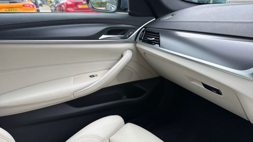 BMW 5 Series 520d xDrive MHT M Sport 4dr Step Auto Diesel Saloon - Image 51