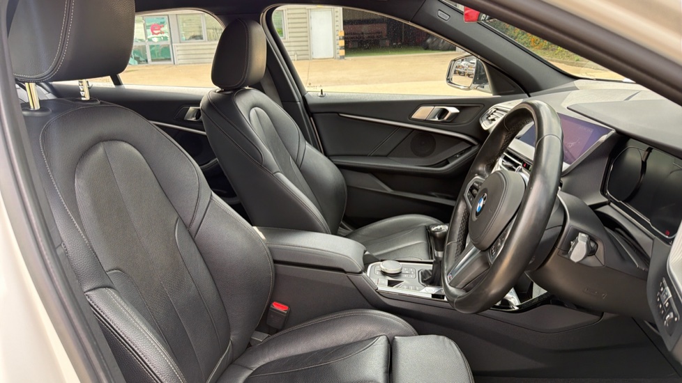 BMW 1 Series 118d M Sport 5dr Diesel Hatchback - Image 11