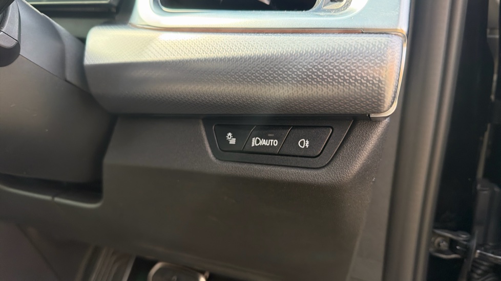 BMW X1 sDrive 20i MHT M Sport 5dr Step Auto Petrol Estate - Image 36