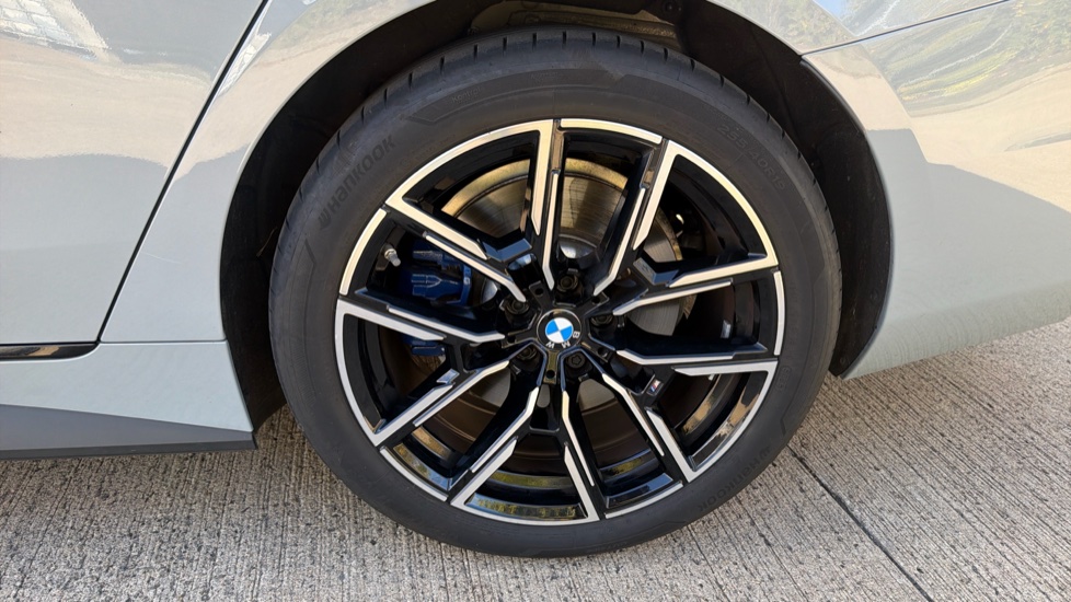 BMW i4 250kW eDrive40 M Sport 83.9kWh 5dr Auto Electric Hatchback - Image 29