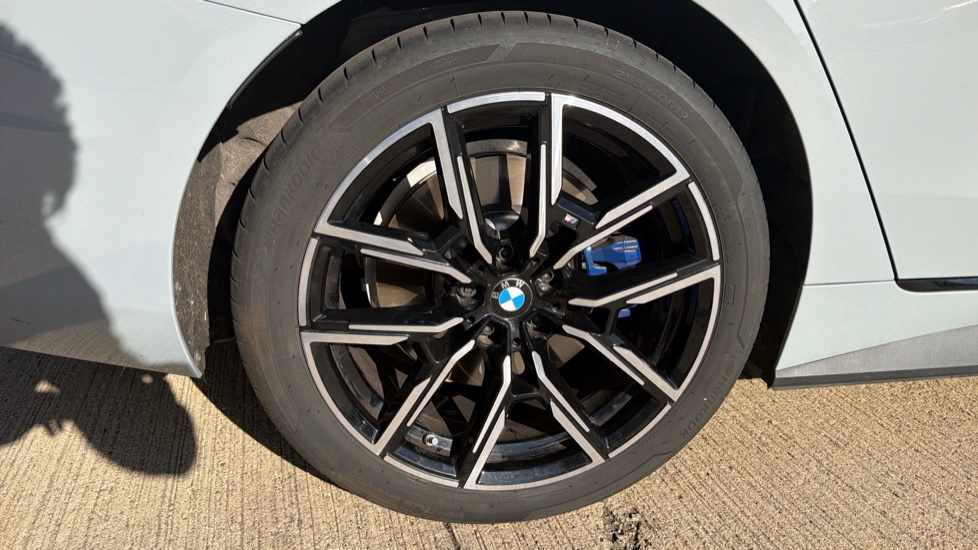 BMW i4 250kW eDrive40 M Sport 83.9kWh 5dr Auto Electric Hatchback - Image 33