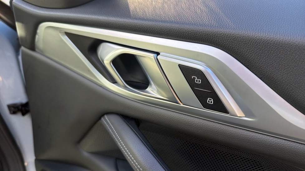 BMW i4 250kW eDrive40 M Sport 83.9kWh 5dr Auto Electric Hatchback - Image 37