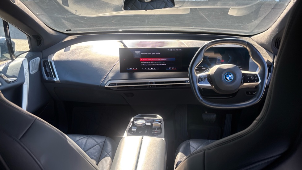 BMW iX 455kW M60 111.5kWh 5dr Auto Electric Estate - Image 4