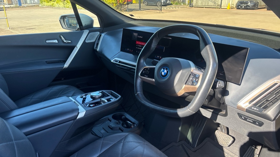 BMW iX 455kW M60 111.5kWh 5dr Auto Electric Estate - Image 6