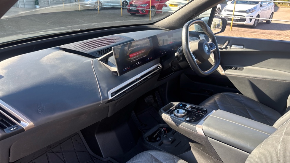 BMW iX 455kW M60 111.5kWh 5dr Auto Electric Estate - Image 7