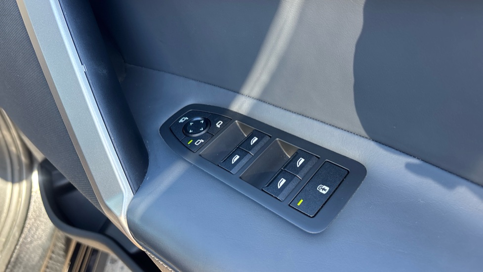 BMW iX 455kW M60 111.5kWh 5dr Auto Electric Estate - Image 36