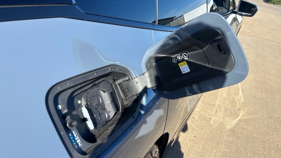 BMW iX 455kW M60 111.5kWh 5dr Auto Electric Estate - Image 52