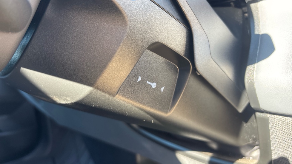 BMW iX 455kW M60 111.5kWh 5dr Auto Electric Estate - Image 66