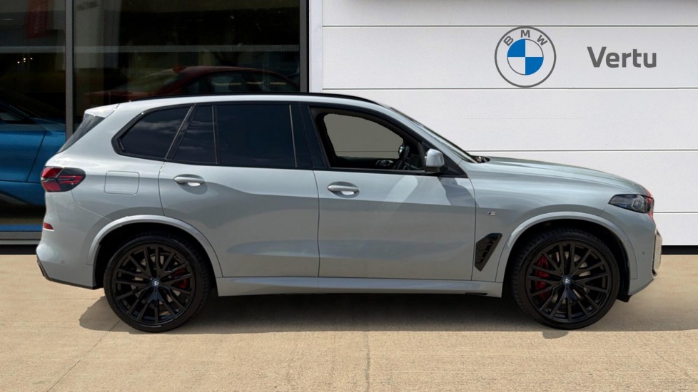 BMW X5 xDrive50e M Sport 5dr Auto [Pro Pack] Estate - Image 3