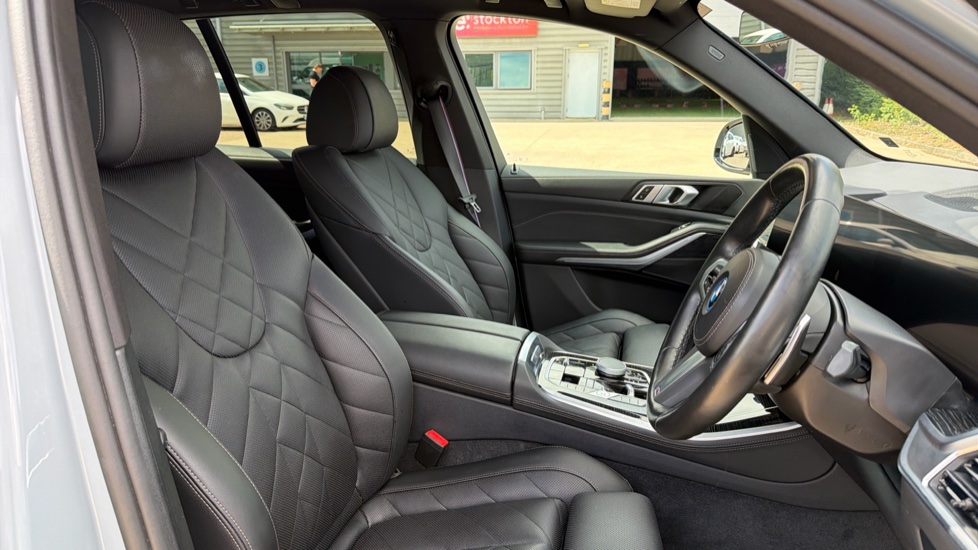 BMW X5 xDrive50e M Sport 5dr Auto [Pro Pack] Estate - Image 11