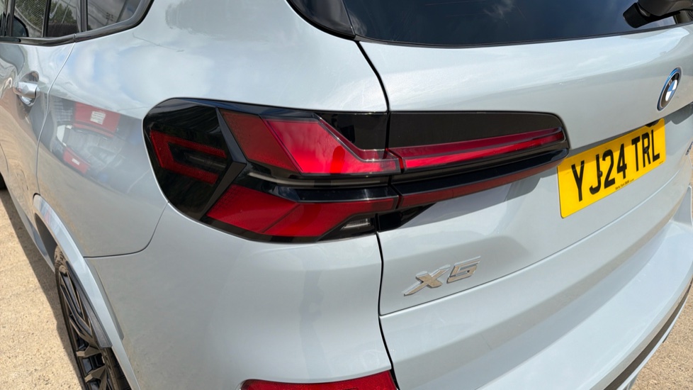 BMW X5 xDrive50e M Sport 5dr Auto [Pro Pack] Estate - Image 30