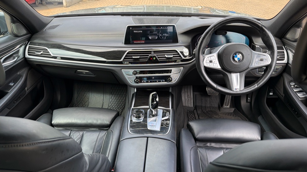 BMW 7 Series 740d xDrive M Sport 4dr Auto Diesel Saloon - Image 4