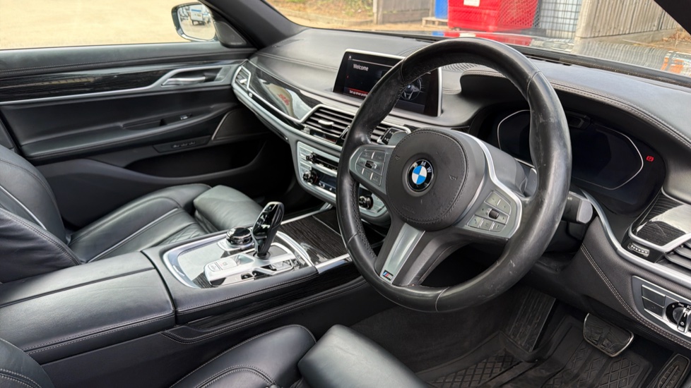 BMW 7 Series 740d xDrive M Sport 4dr Auto Diesel Saloon - Image 6