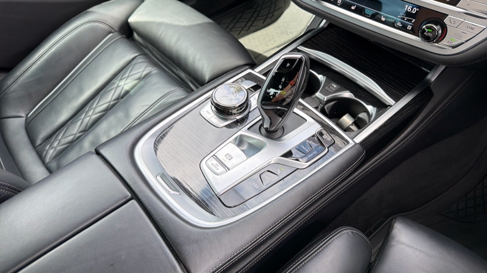 BMW 7 Series 740d xDrive M Sport 4dr Auto Diesel Saloon - Image 10