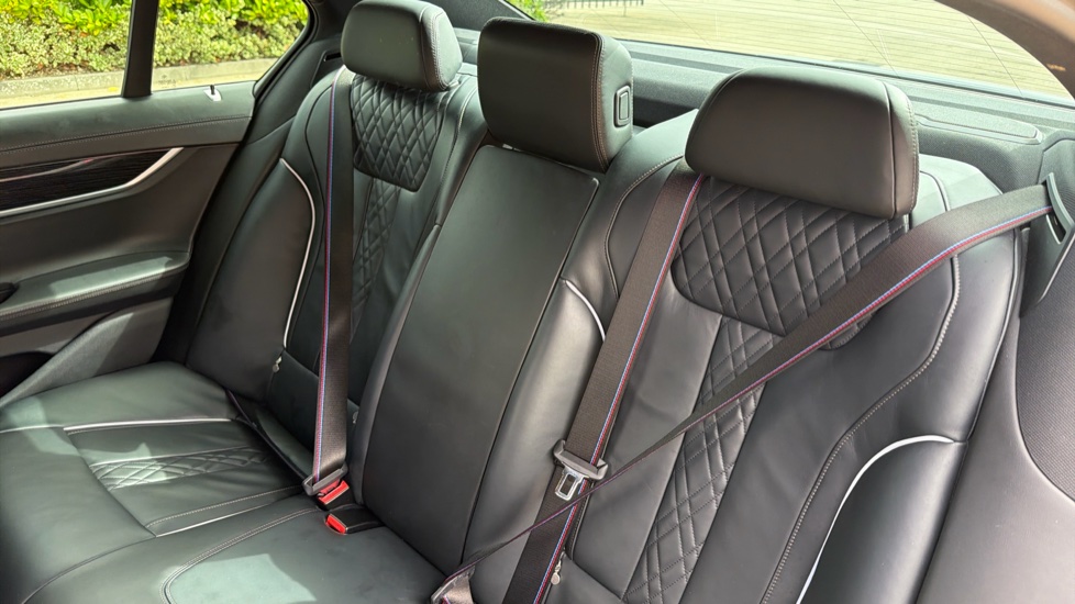 BMW 7 Series 740d xDrive M Sport 4dr Auto Diesel Saloon - Image 12