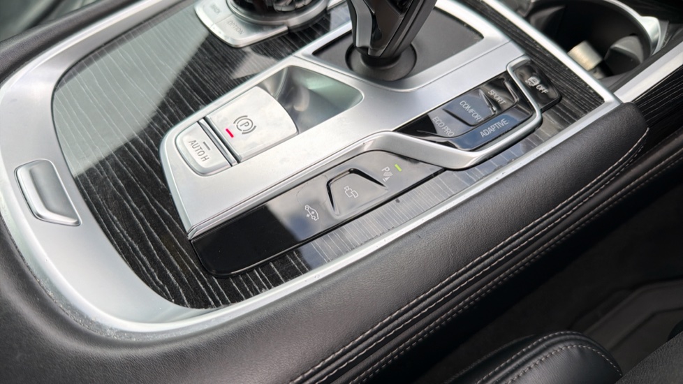 BMW 7 Series 740d xDrive M Sport 4dr Auto Diesel Saloon - Image 19