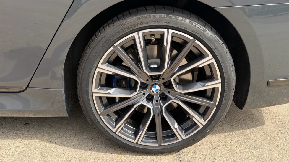 BMW 7 Series 740d xDrive M Sport 4dr Auto Diesel Saloon - Image 30