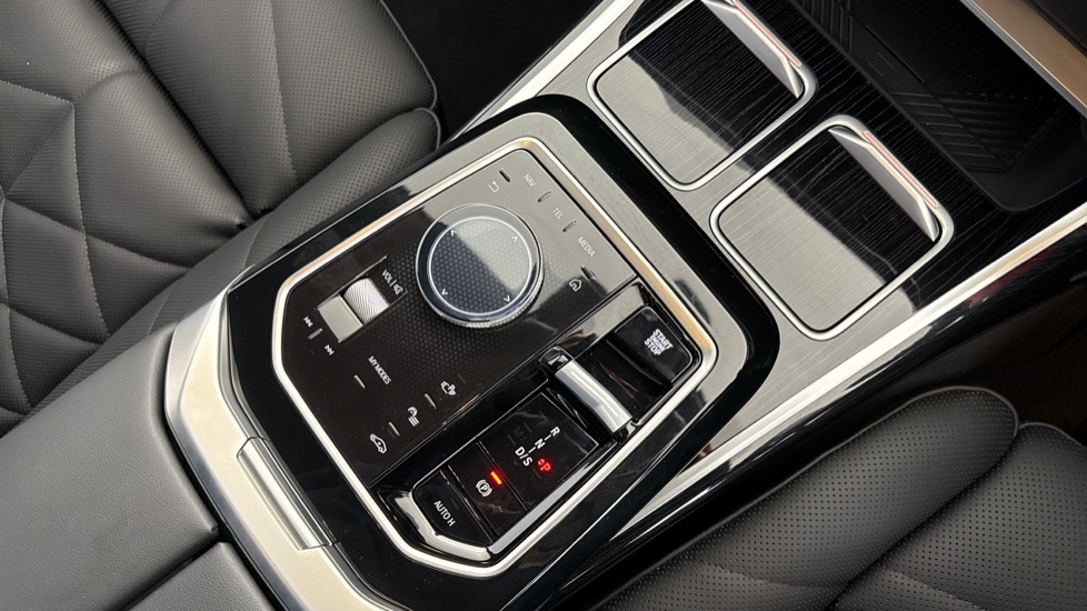 BMW 7 Series M760e xDrive 4dr Auto [Executive Pack] Saloon - Image 10
