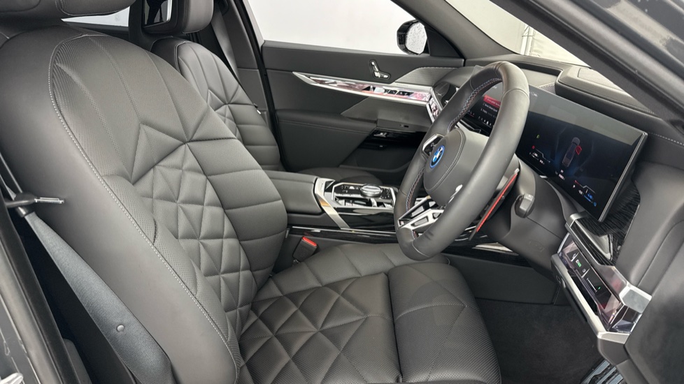 BMW 7 Series M760e xDrive 4dr Auto [Executive Pack] Saloon - Image 11