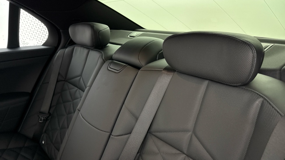 BMW 7 Series M760e xDrive 4dr Auto [Executive Pack] Saloon - Image 12