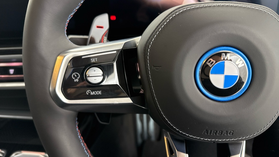 BMW 7 Series M760e xDrive 4dr Auto [Executive Pack] Saloon - Image 17