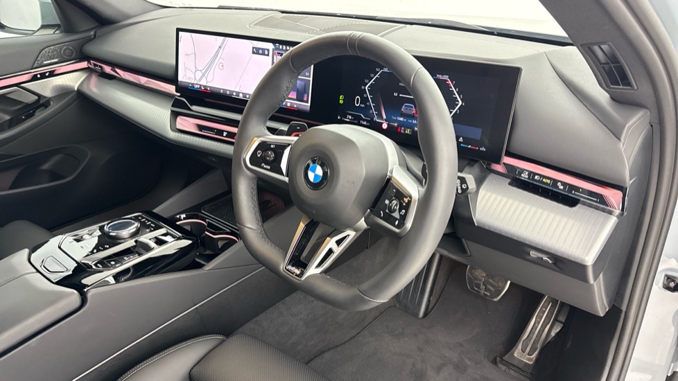 BMW 5 Series 520i M Sport 5dr Auto Petrol Estate - Image 6