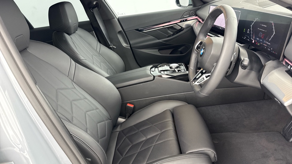 BMW 5 Series 520i M Sport 5dr Auto Petrol Estate - Image 11