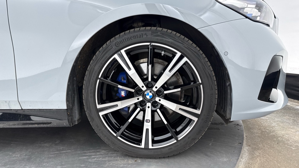 BMW 5 Series 520i M Sport 5dr Auto Petrol Estate - Image 14
