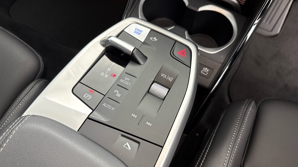 BMW iX1 150kW eDrive20 M Sport 65kWh 5dr Auto Electric Estate - Image 10