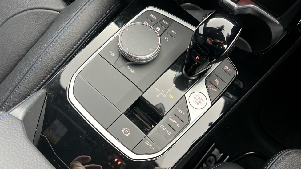 BMW 1 Series 120d M Sport 5dr Step Auto [Live Cockpit Pro] Diesel Hatchback - Image 10