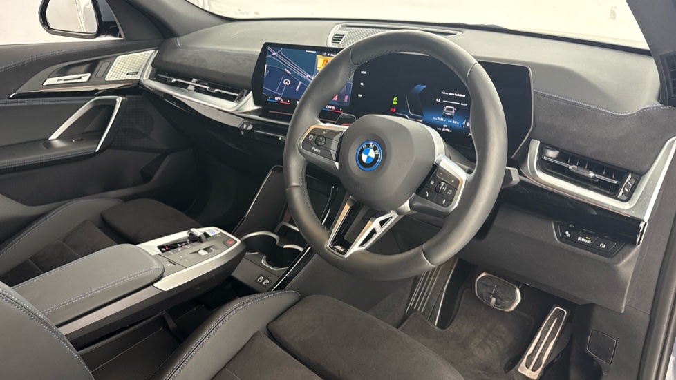 BMW iX2 230kW xDrive30 Shadow Edition 65kWh 5dr Auto Electric Hatchback - Image 6