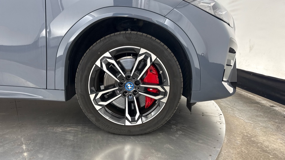 BMW iX2 230kW xDrive30 Shadow Edition 65kWh 5dr Auto Electric Hatchback - Image 14