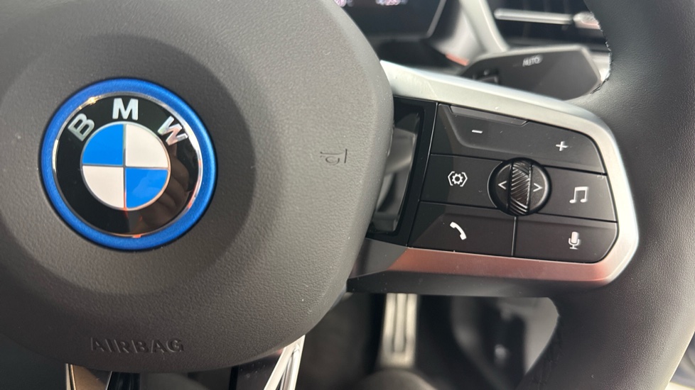 BMW iX2 230kW xDrive30 Shadow Edition 65kWh 5dr Auto Electric Hatchback - Image 18