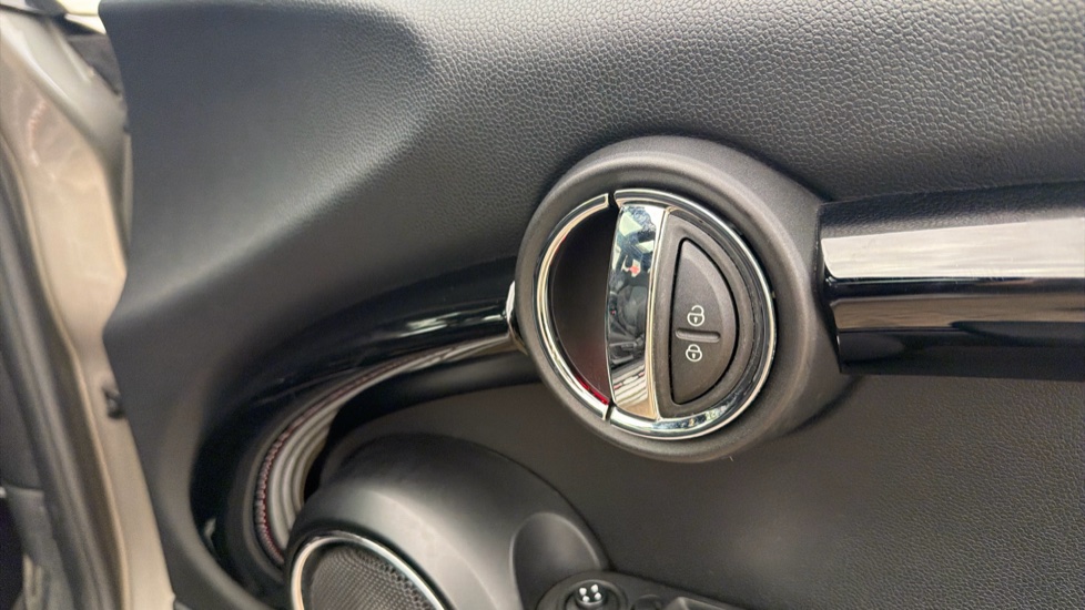 MINI Hatchback 2.0 Cooper S II 3dr Petrol Hatchback - Image 39