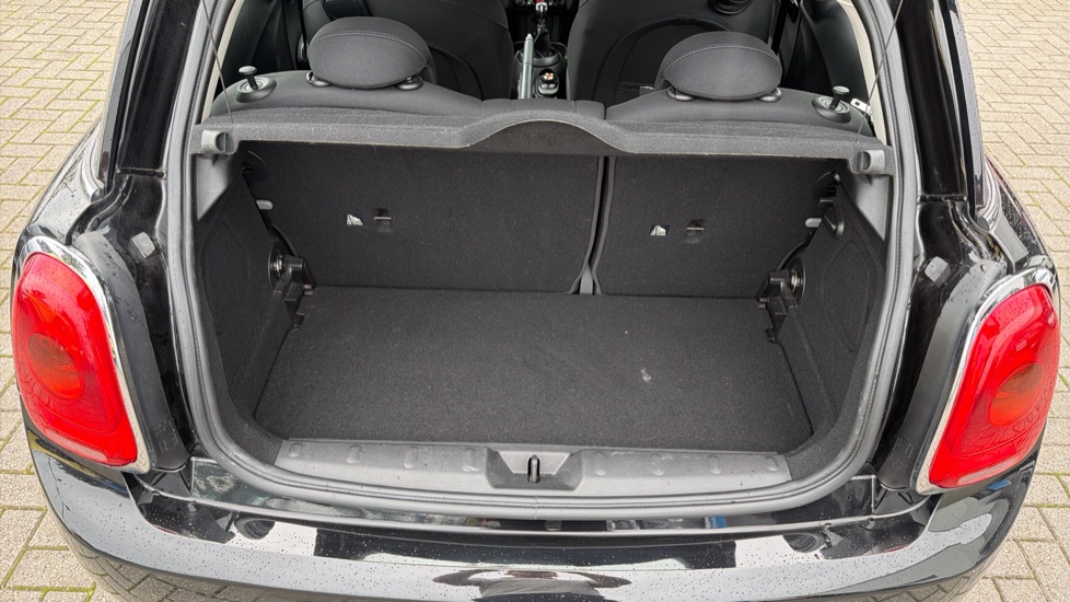 MINI Hatchback 1.5 Cooper Seven 3dr Petrol Hatchback - Image 4